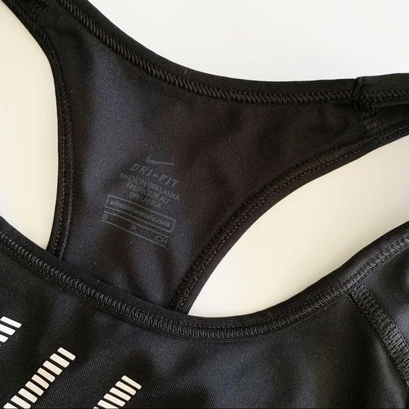 Nike Small Black Unlined Sports Bra - Picture 2 of 3